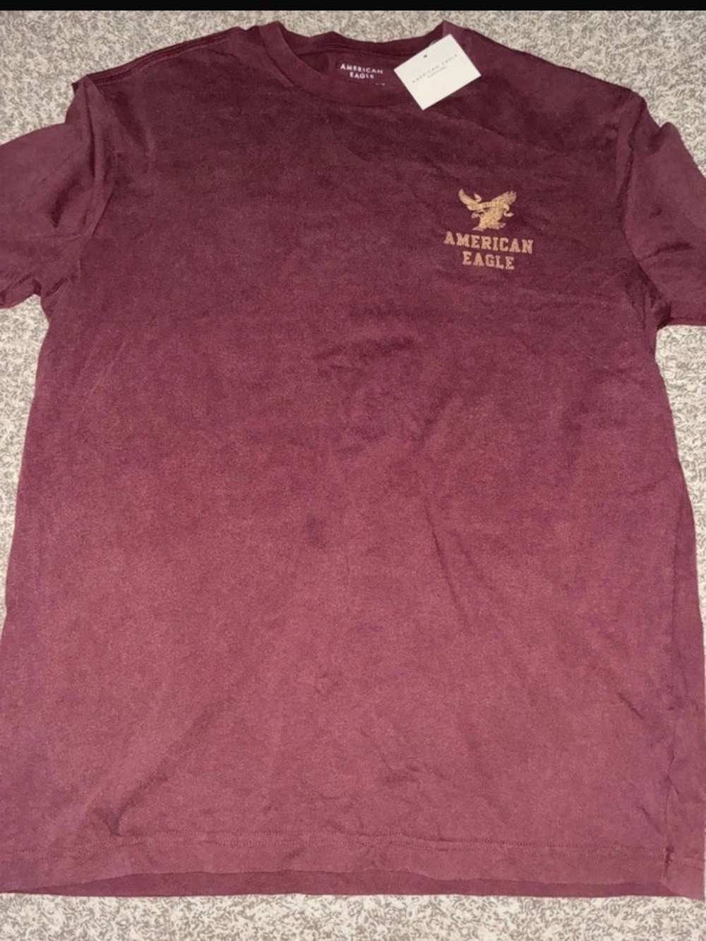 American Eagle Outfitters Men's Short Sleeve Tee size small Maroon